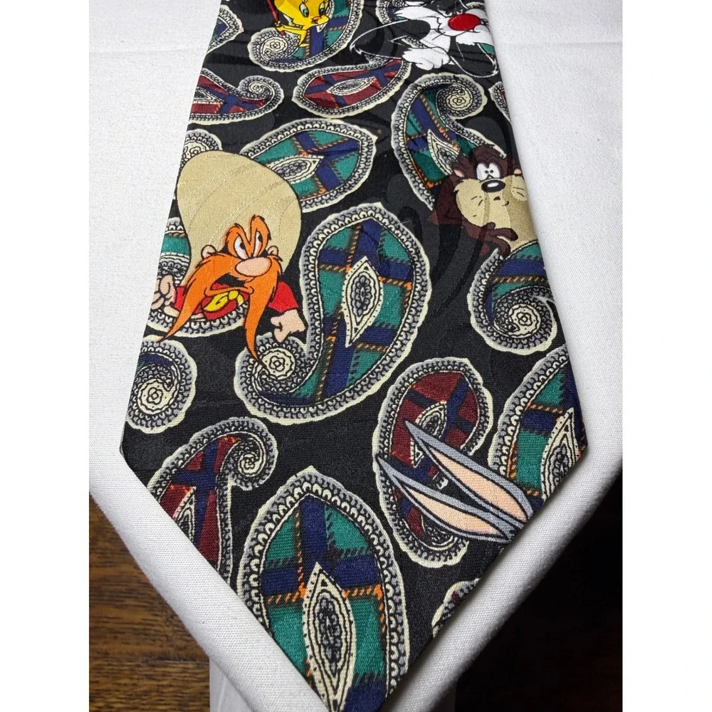 Looney Tunes Mania Polyester Necktie Paisley Characters‎ Classic Fun